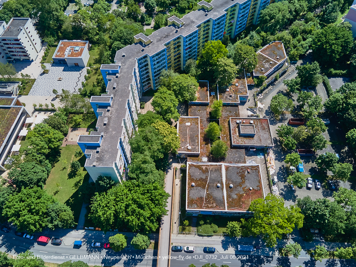06.07.2021 - Einkaufs- und Wohnzentrum Quiddestraße in Neuperlach